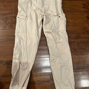 Ashley Mason Women’s Tan Cargo Pants